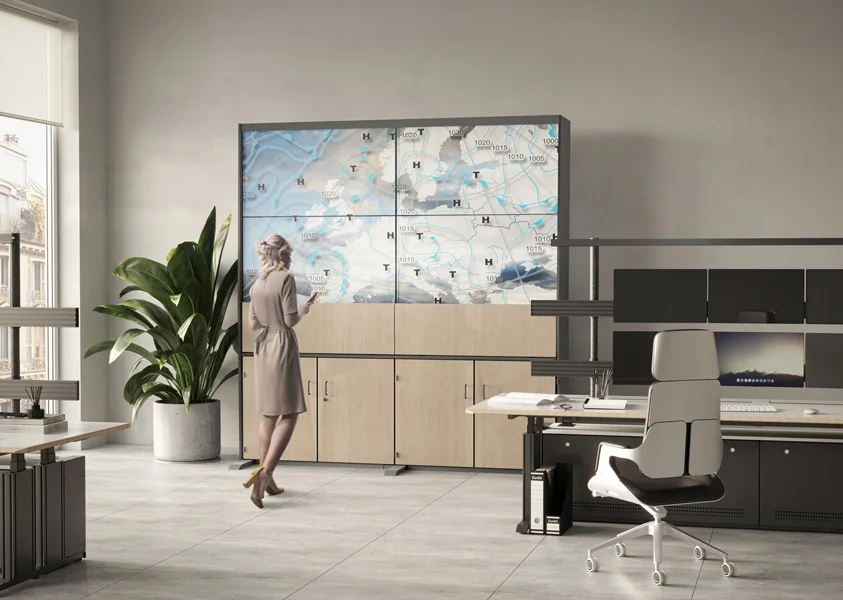Gerealiseerde curved videowall-installatie in een controlekamer